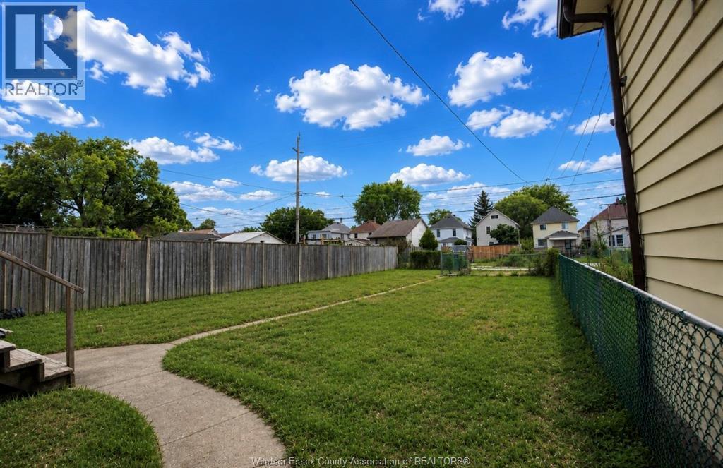 859 Pierre, Windsor, ON - Outdoor