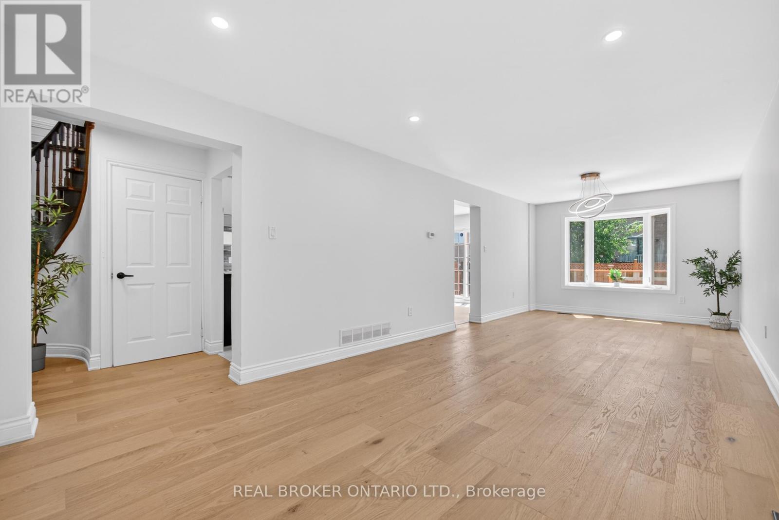 4326 Waterford Crescent, Mississauga, ON - Indoor Photo Showing Other Room