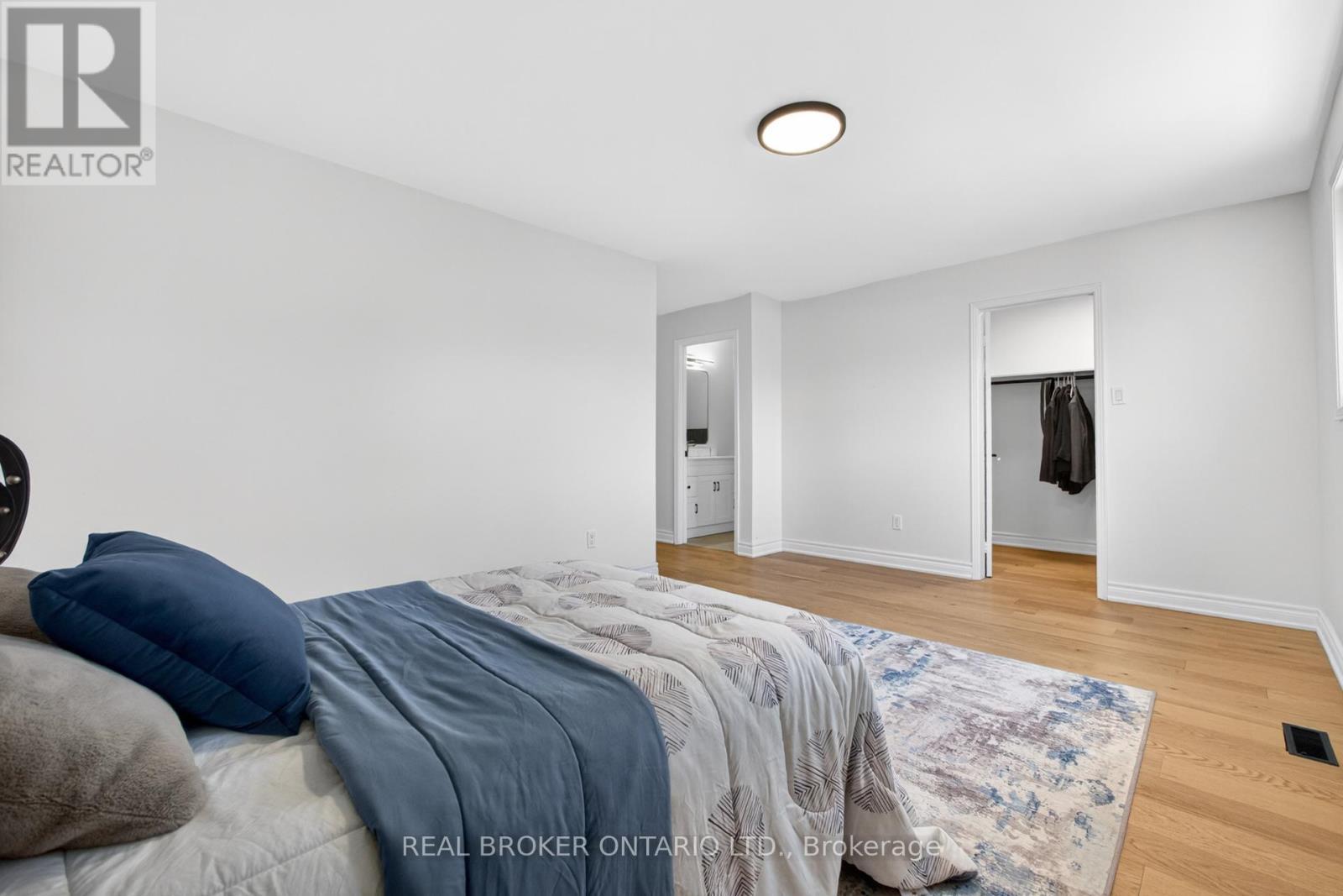 4326 Waterford Crescent, Mississauga, ON - Indoor Photo Showing Bedroom