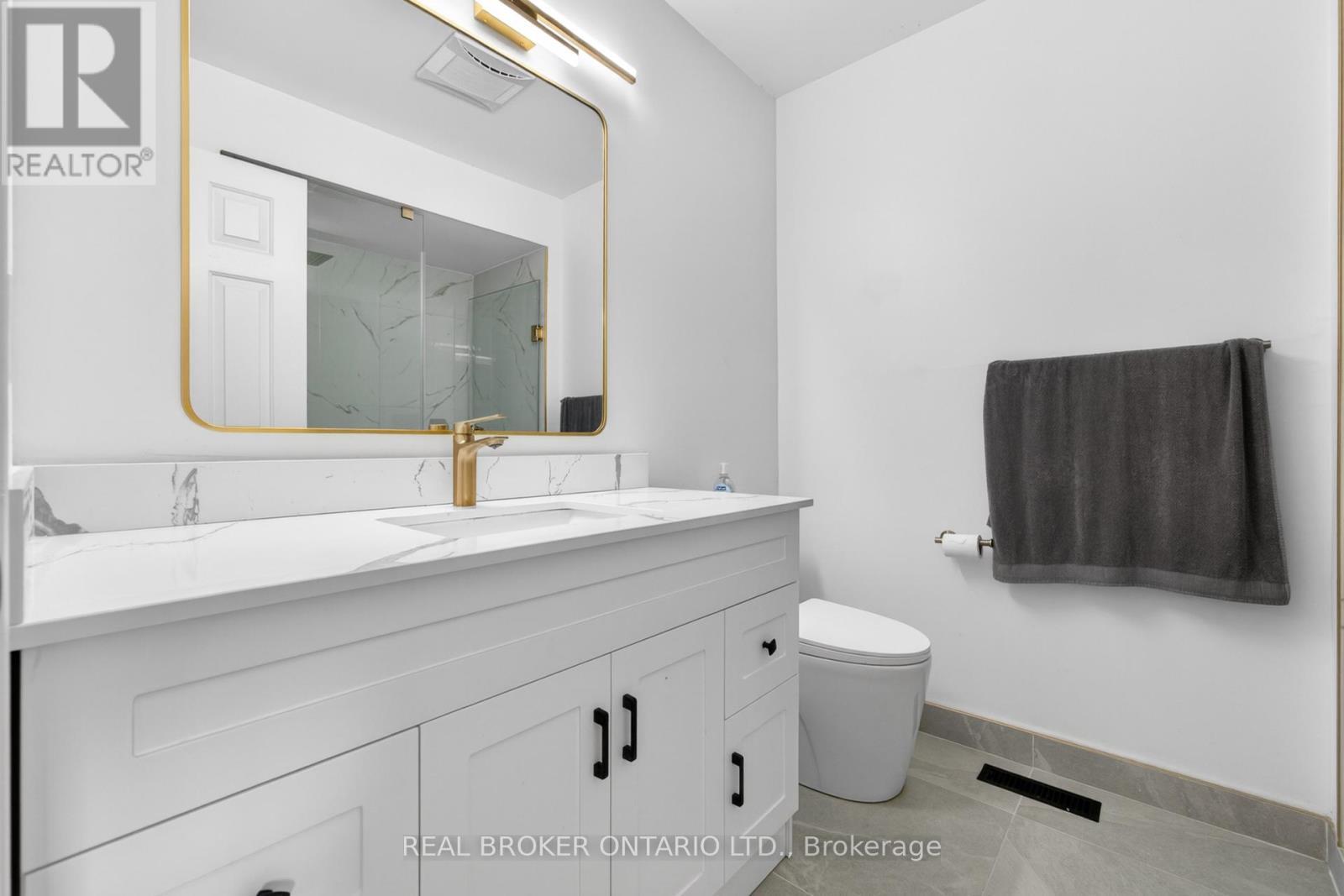 4326 Waterford Crescent, Mississauga, ON - Indoor Photo Showing Bathroom