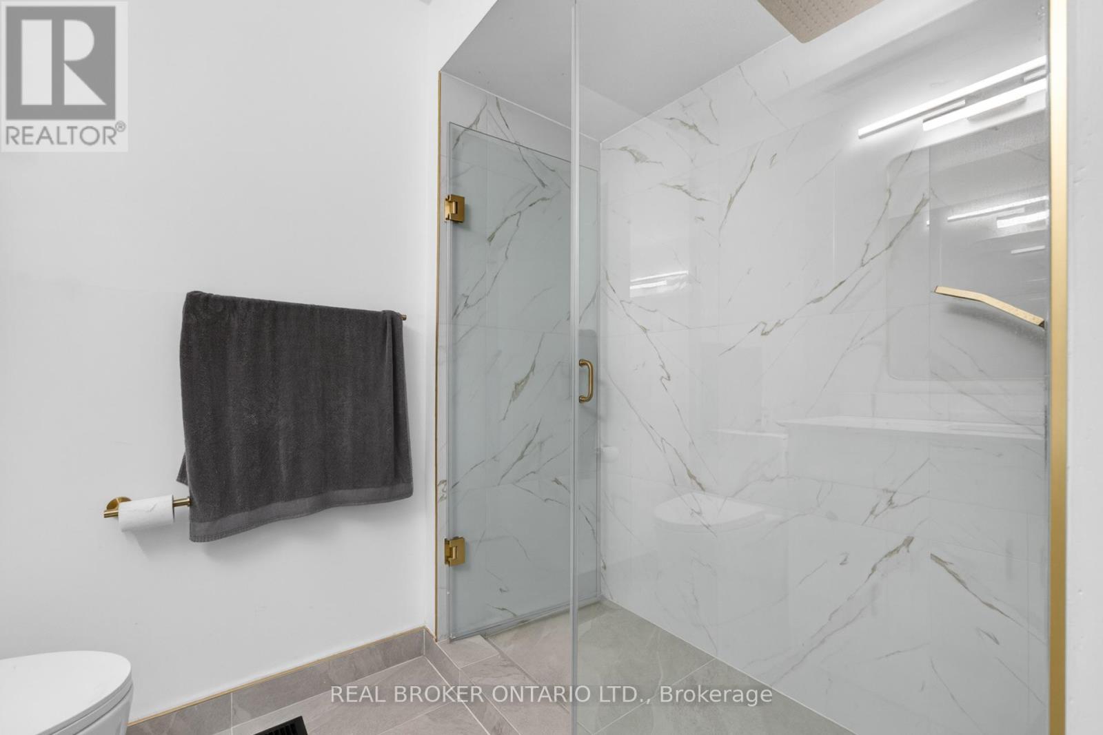 4326 Waterford Crescent, Mississauga, ON - Indoor Photo Showing Bathroom