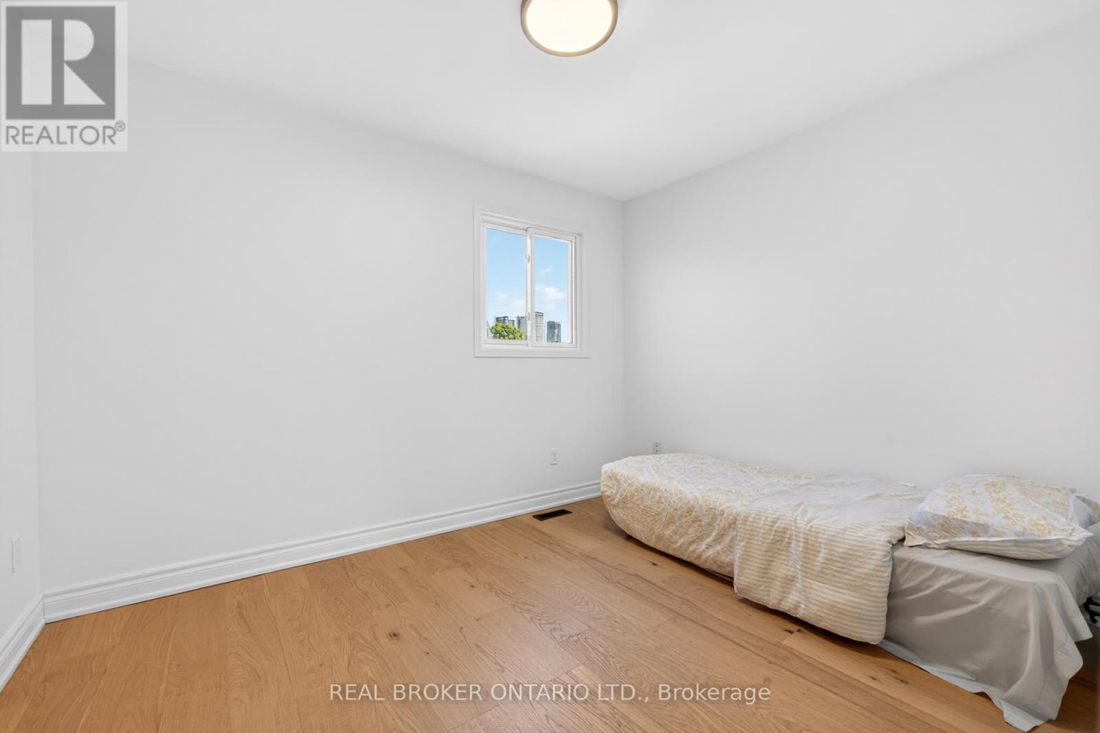 4326 Waterford Crescent, Mississauga, ON - Indoor Photo Showing Bedroom
