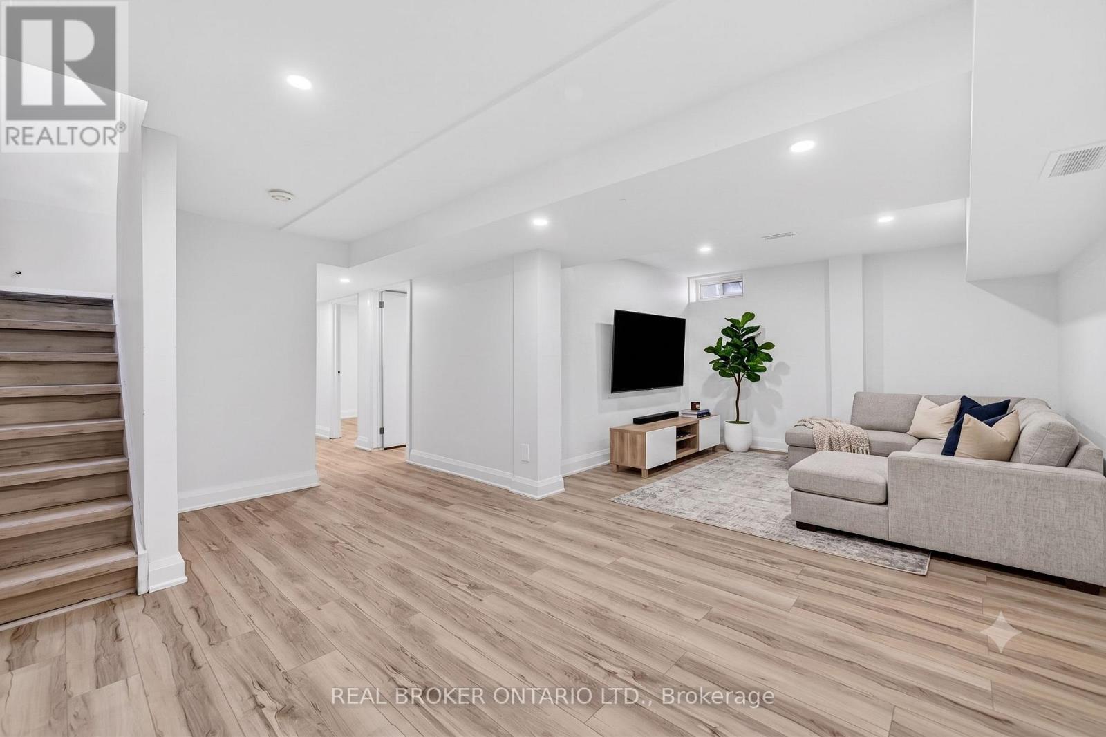 4326 Waterford Crescent, Mississauga, ON - Indoor