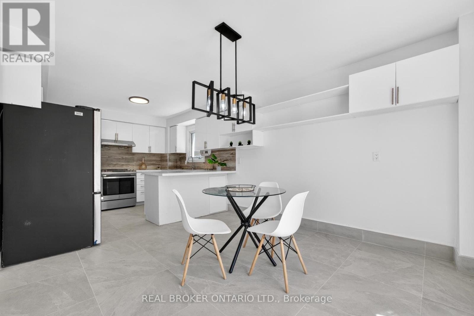 4326 Waterford Crescent, Mississauga, ON - Indoor