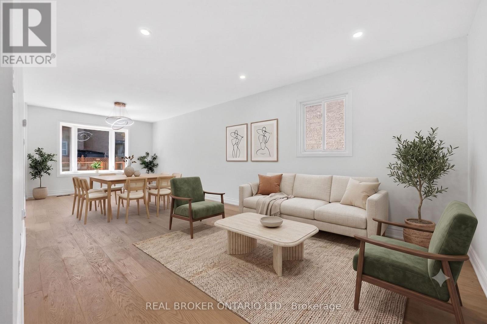 4326 Waterford Crescent, Mississauga, ON - Indoor Photo Showing Living Room