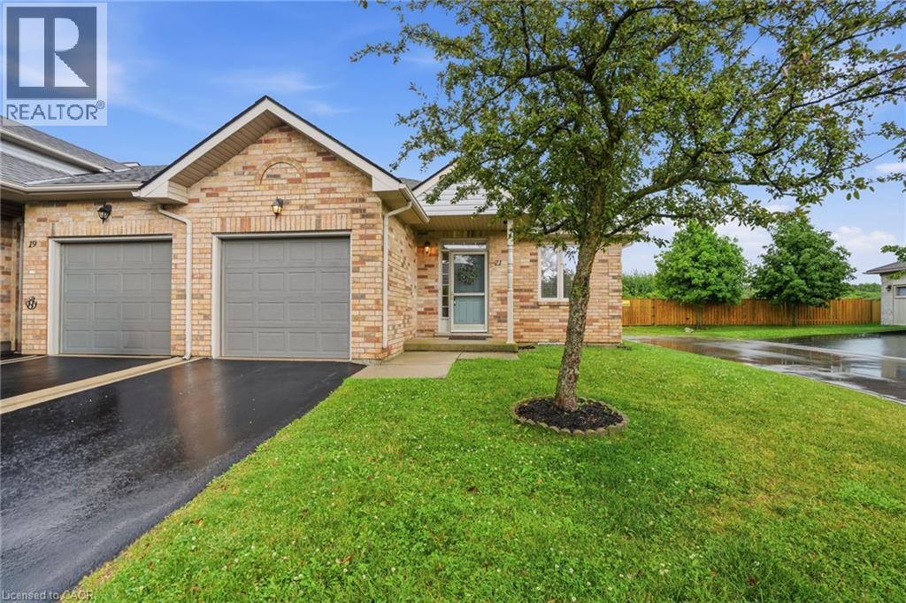 21 Cathy Drive, Mount Hope, ON - Outdoor