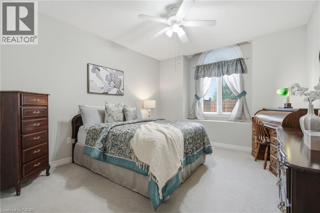 21 Cathy Drive, Mount Hope, ON - Indoor Photo Showing Bedroom