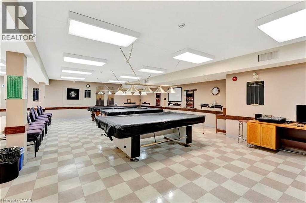 21 Cathy Drive, Mount Hope, ON - Indoor Photo Showing Other Room