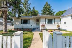218 Coteau STREET W Moose Jaw, SK S6H 5C7