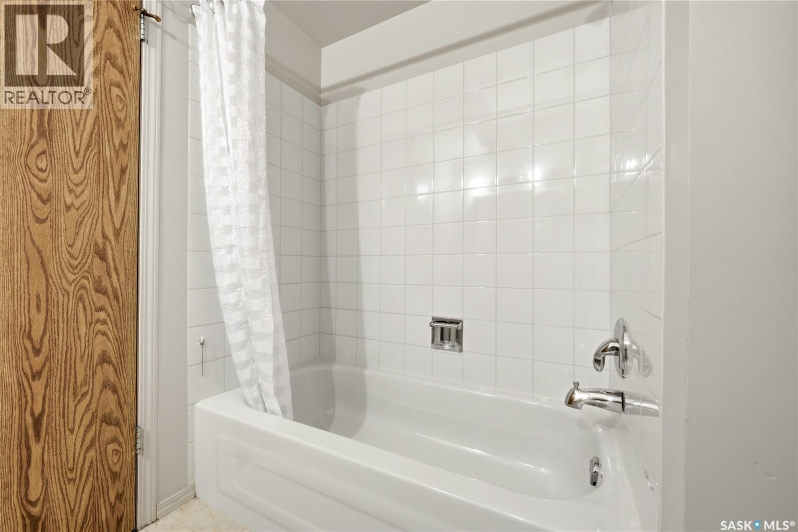 301 1836 Scarth Street, Regina, SK - Indoor Photo Showing Bathroom