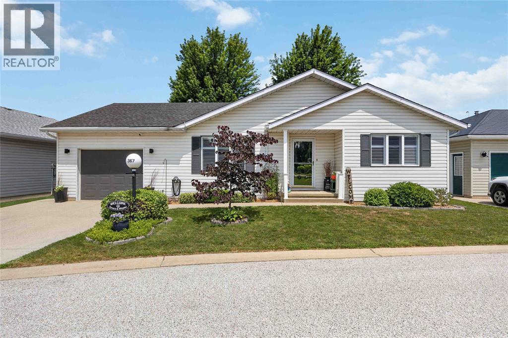 5700 Blackwell Sideroad Unit# 367, Sarnia, ON - Outdoor With Facade