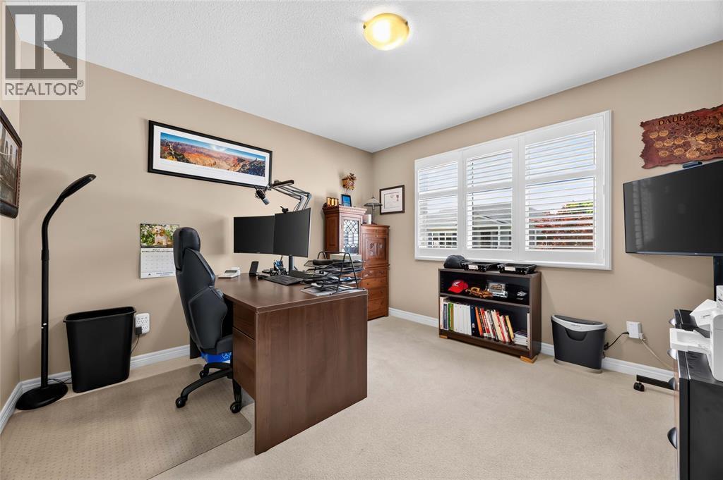 5700 Blackwell Sideroad Unit# 367, Sarnia, ON - Indoor Photo Showing Office