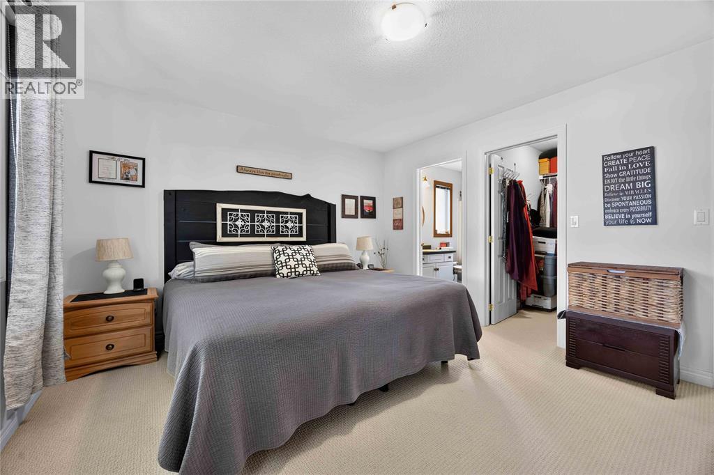 5700 Blackwell Sideroad Unit# 367, Sarnia, ON - Indoor Photo Showing Bedroom
