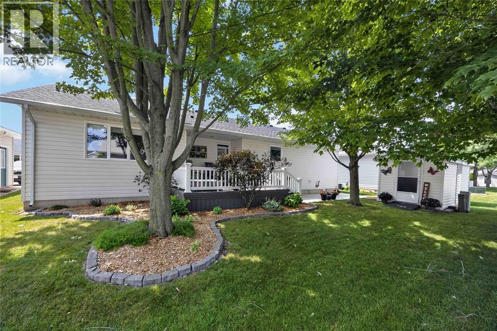 5700 Blackwell Sideroad Unit# 367, Sarnia, ON - Outdoor With Deck Patio Veranda