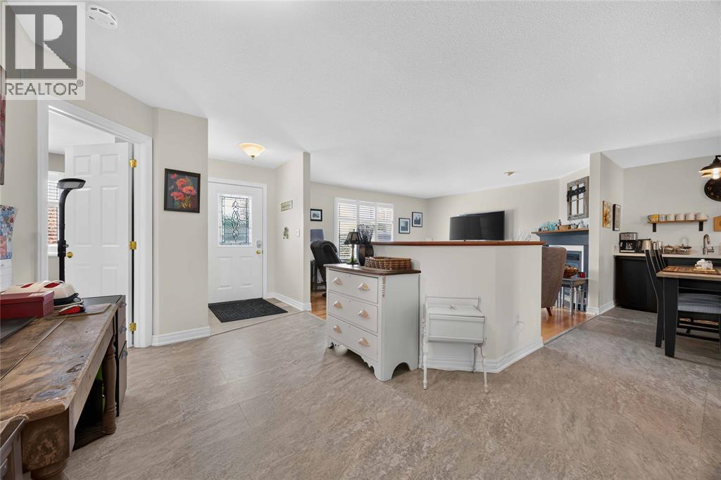 5700 Blackwell Sideroad Unit# 367, Sarnia, ON - Indoor