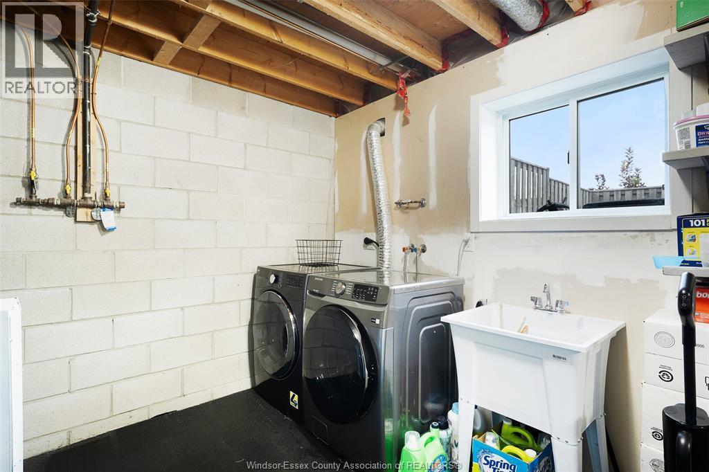 2782 Allyson, Windsor, ON - Indoor Photo Showing Laundry Room