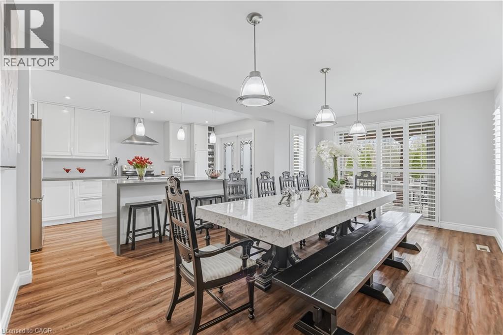 3332 Testimony Square, Mississauga, ON - Indoor Photo Showing Dining Room