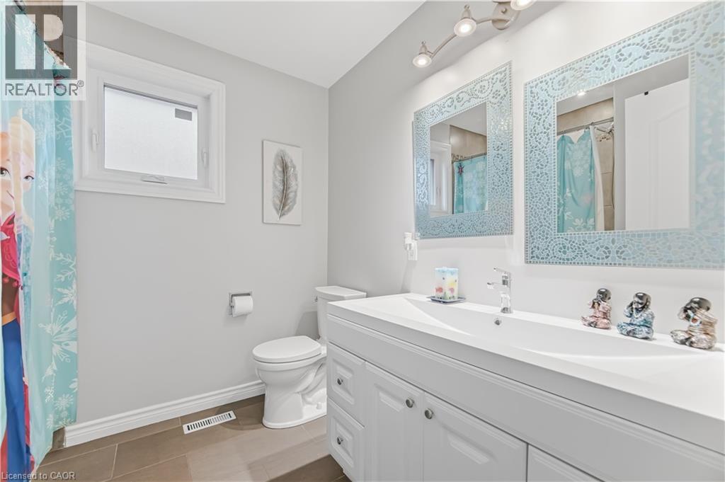 3332 Testimony Square, Mississauga, ON - Indoor Photo Showing Bathroom