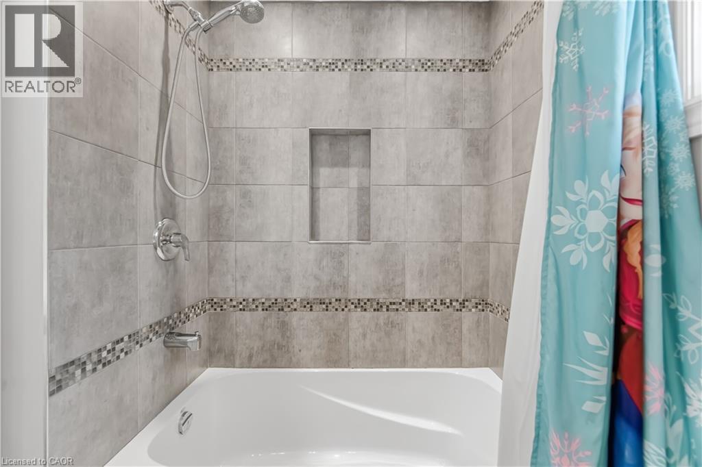 3332 Testimony Square, Mississauga, ON - Indoor Photo Showing Bathroom