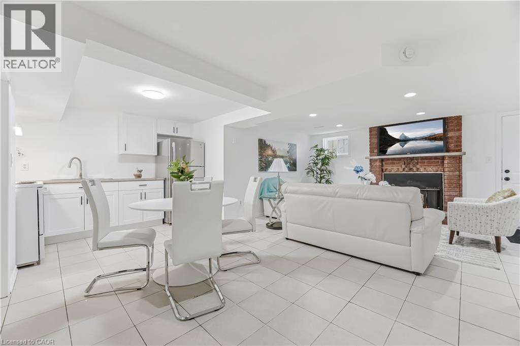 3332 Testimony Square, Mississauga, ON - Indoor With Fireplace