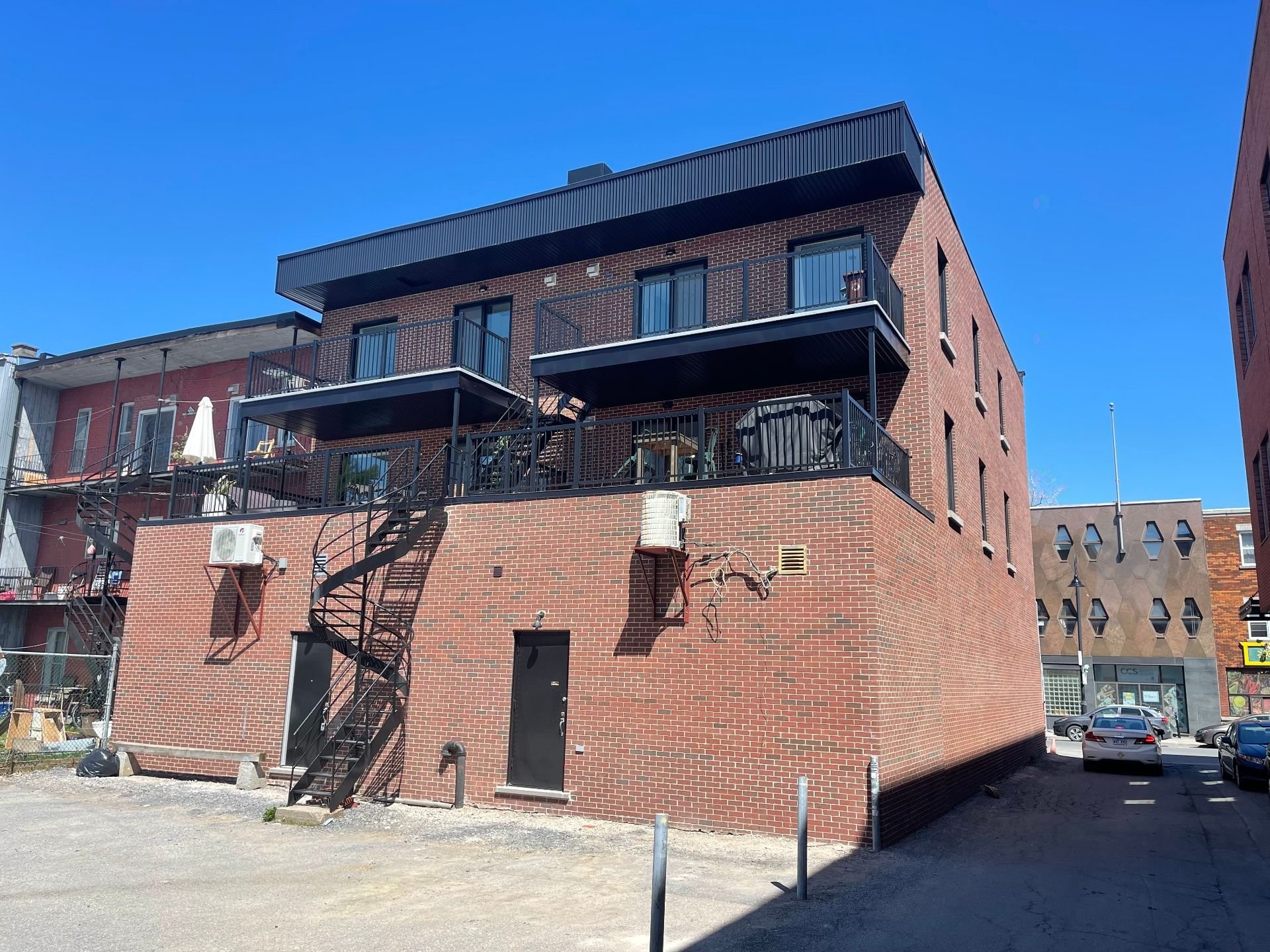 Back of Structure - 432 Rue De L'Église, Montréal (Verdun/Île-Des-Soeurs), QC - Outdoor