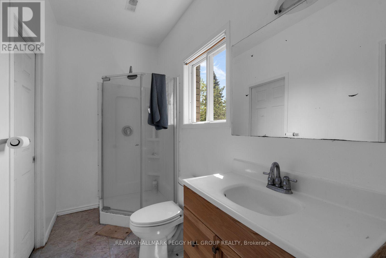 42 Kell Place, Barrie, ON - Indoor Photo Showing Bathroom