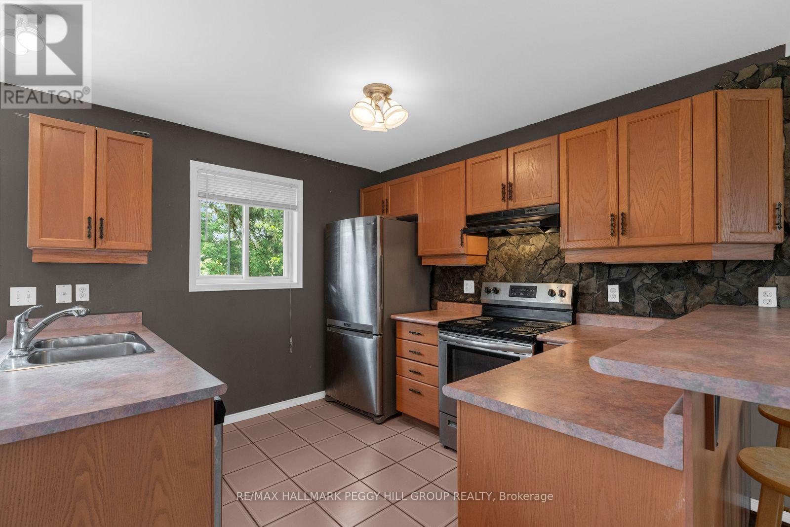 42 Kell Place, Barrie, ON - Indoor Photo Showing Kitchen With Stainless Steel Kitchen With Double Sink