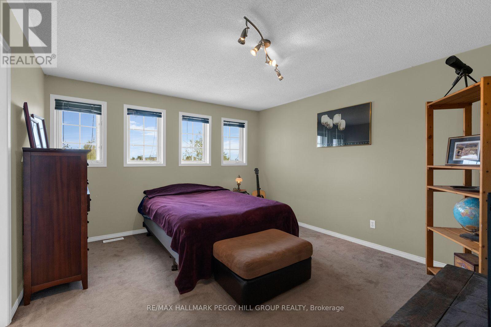 42 Kell Place, Barrie, ON - Indoor Photo Showing Bedroom