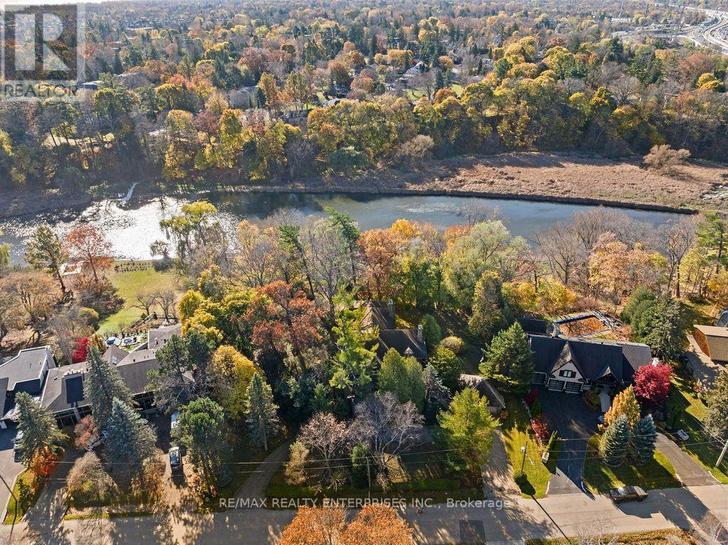 1516 Pinetree Crescent, Mississauga, ON