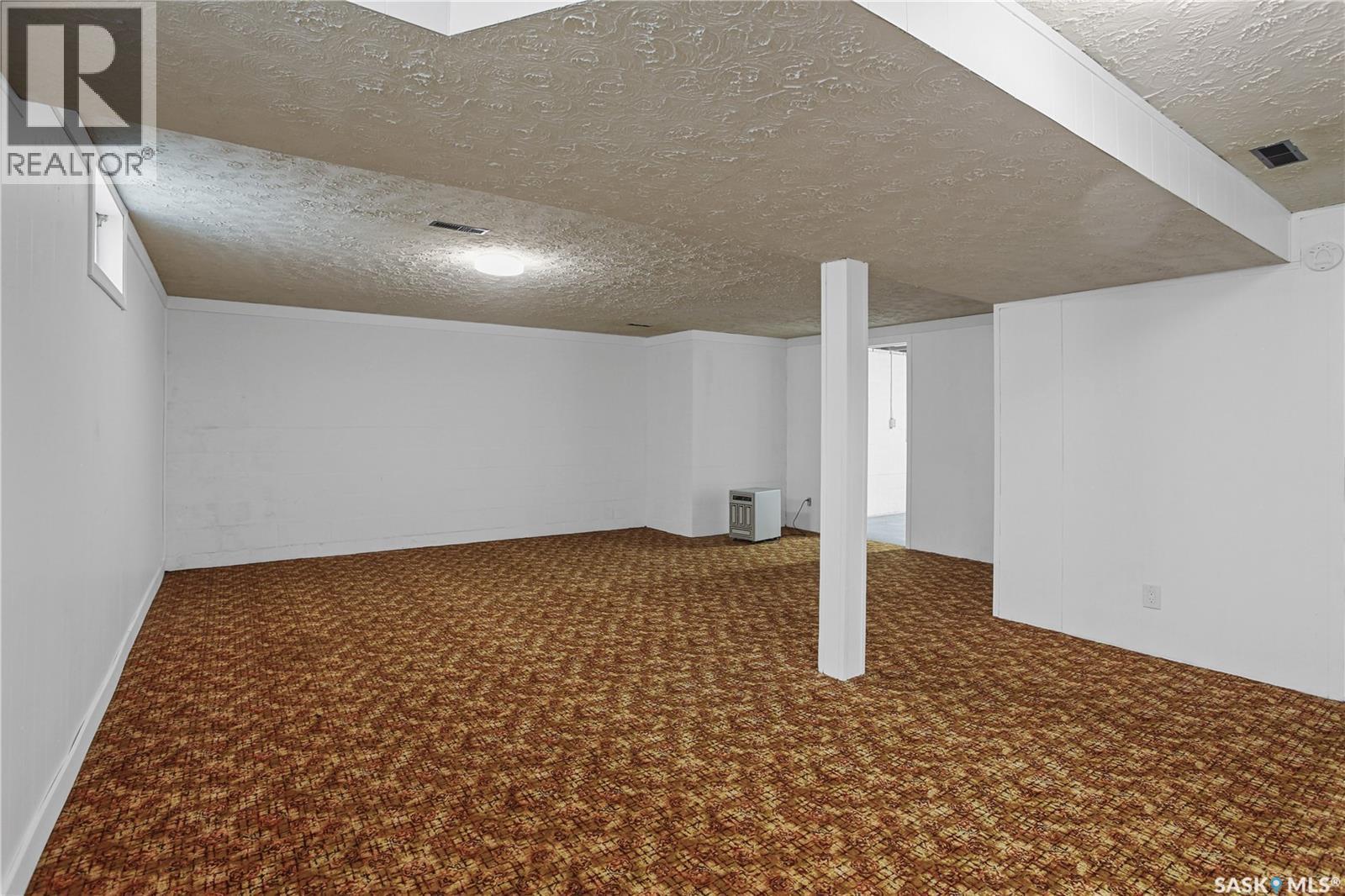208 Edwards Street, Strasbourg, SK - Indoor Photo Showing Other Room