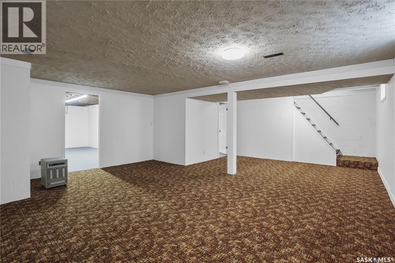 208 Edwards Street, Strasbourg, SK - Indoor Photo Showing Other Room