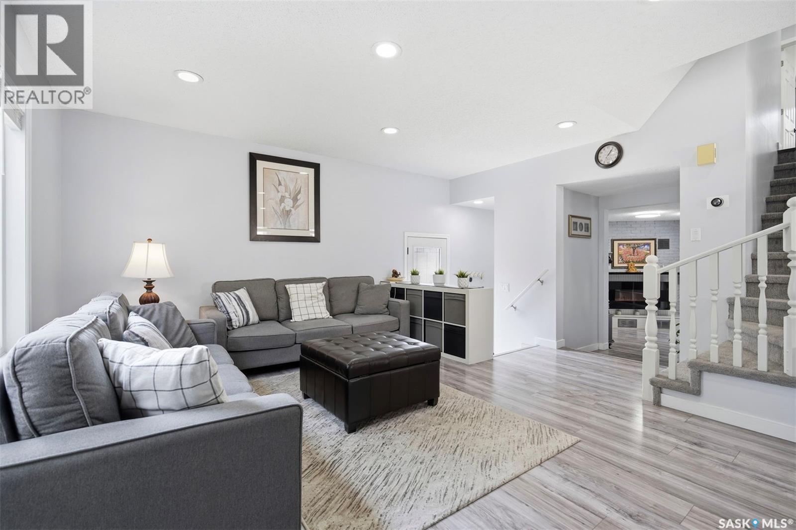 555 Nordstrum Road, Saskatoon, SK - Indoor Photo Showing Living Room