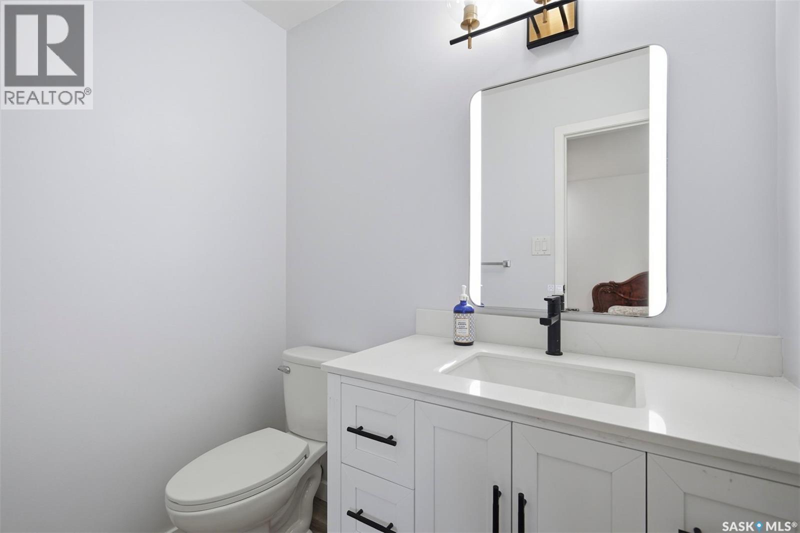 555 Nordstrum Road, Saskatoon, SK - Indoor Photo Showing Bathroom