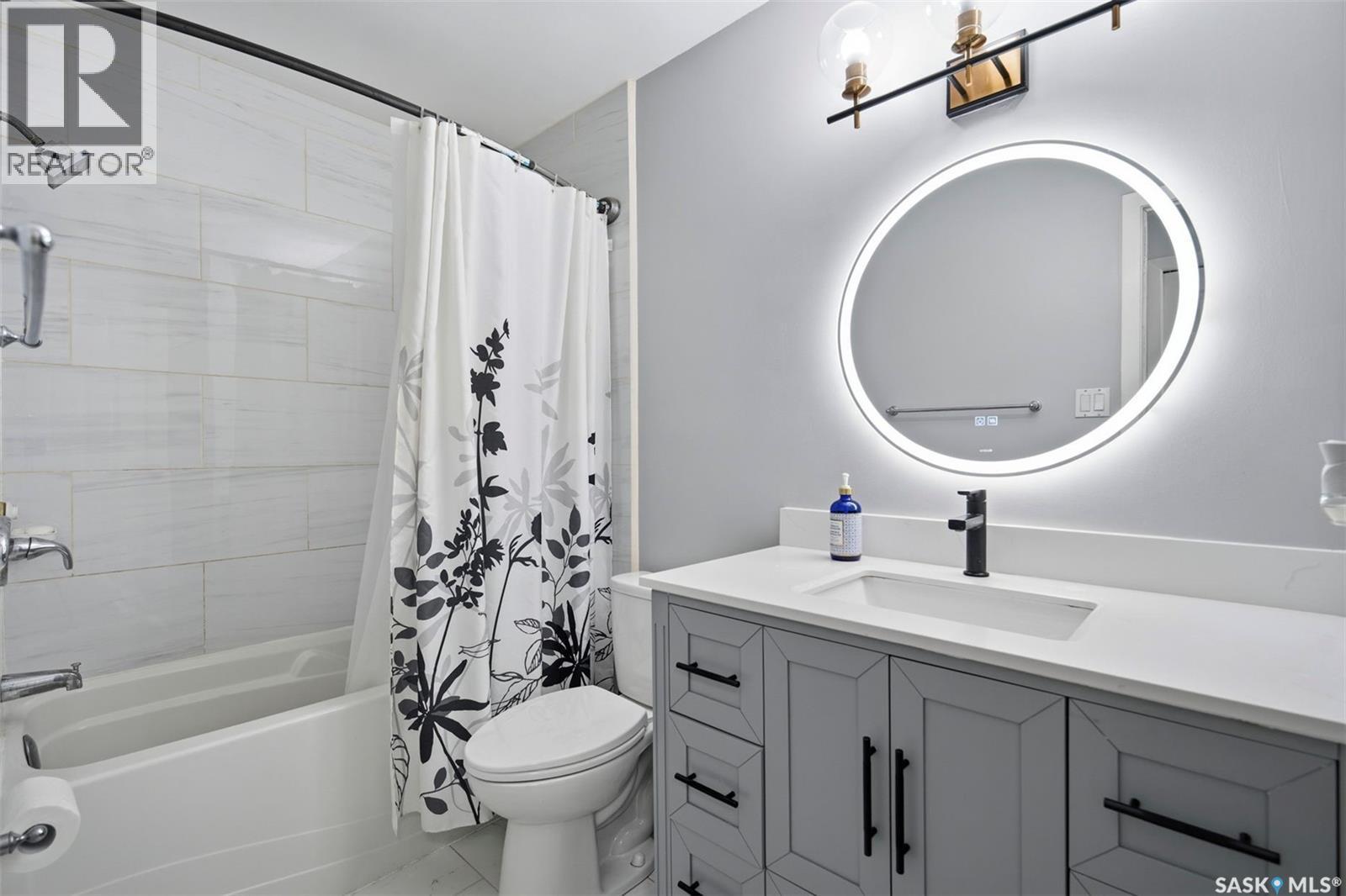 555 Nordstrum Road, Saskatoon, SK - Indoor Photo Showing Bathroom