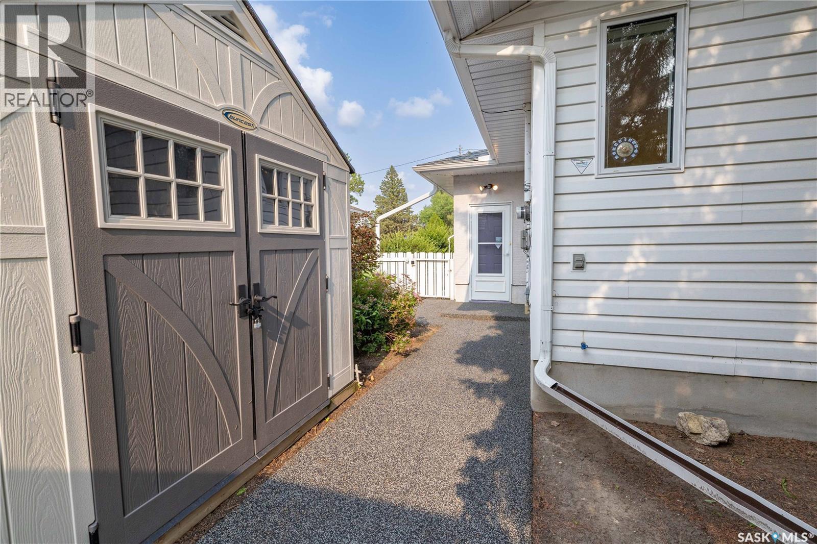 2808 Clarence Avenue S, Saskatoon, SK - Outdoor With Exterior