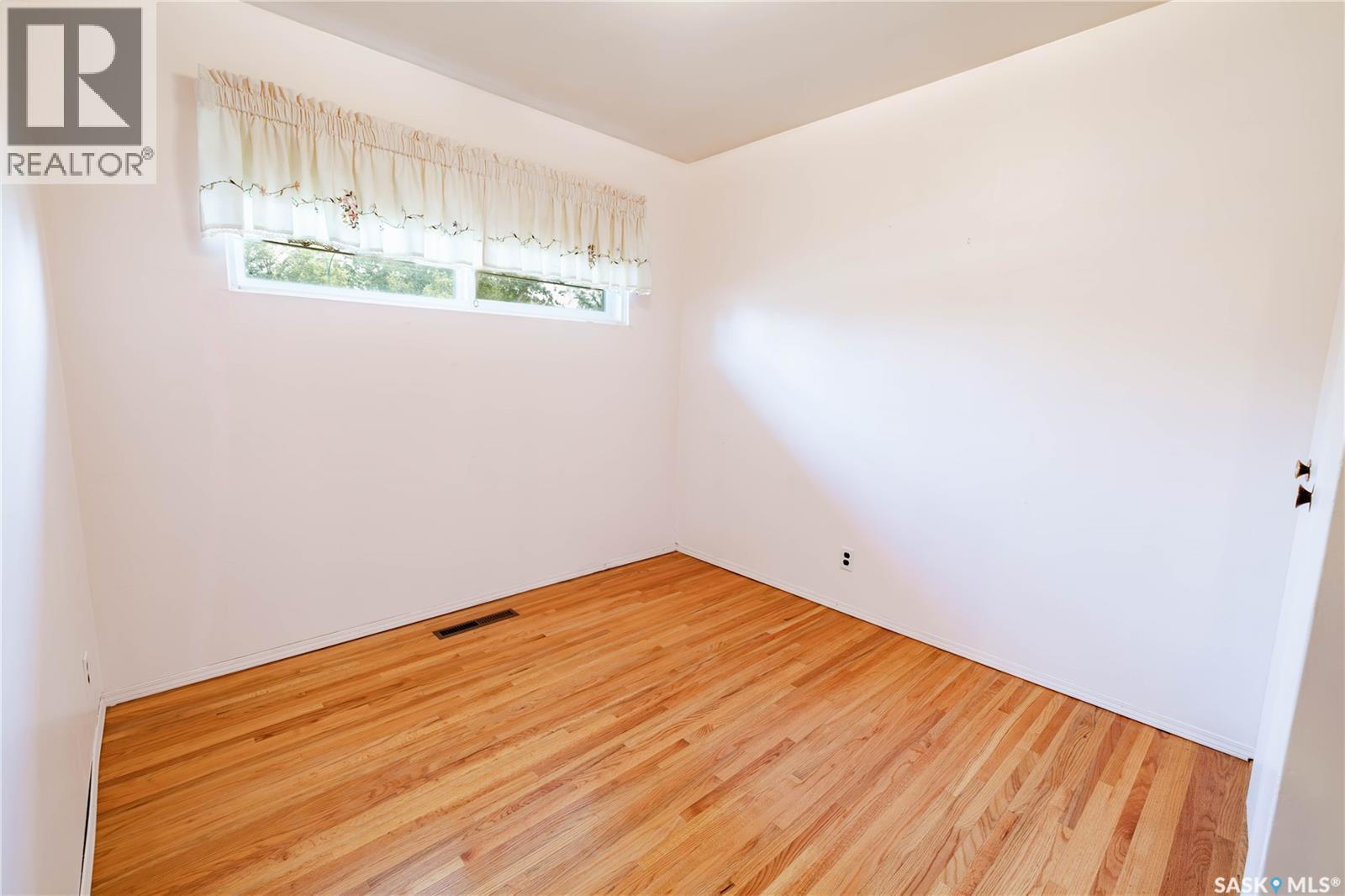 2808 Clarence Avenue S, Saskatoon, SK - Indoor Photo Showing Other Room