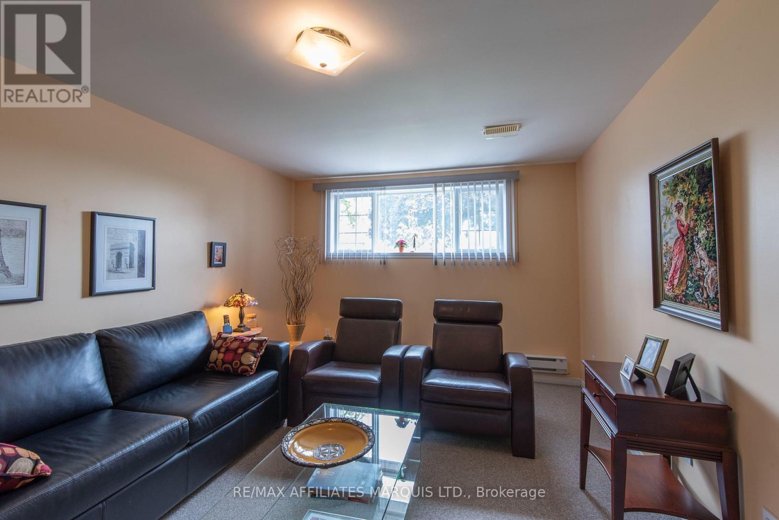 248 Northwoods Crescent, Cornwall, ON - Indoor Photo Showing Living Room