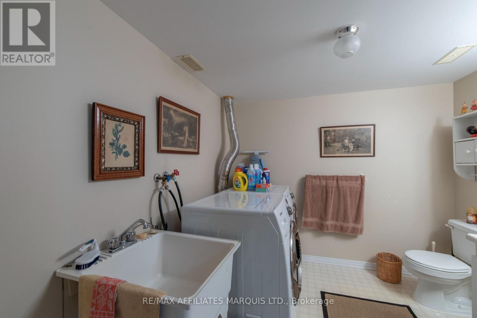 248 Northwoods Crescent, Cornwall, ON - Indoor Photo Showing Laundry Room