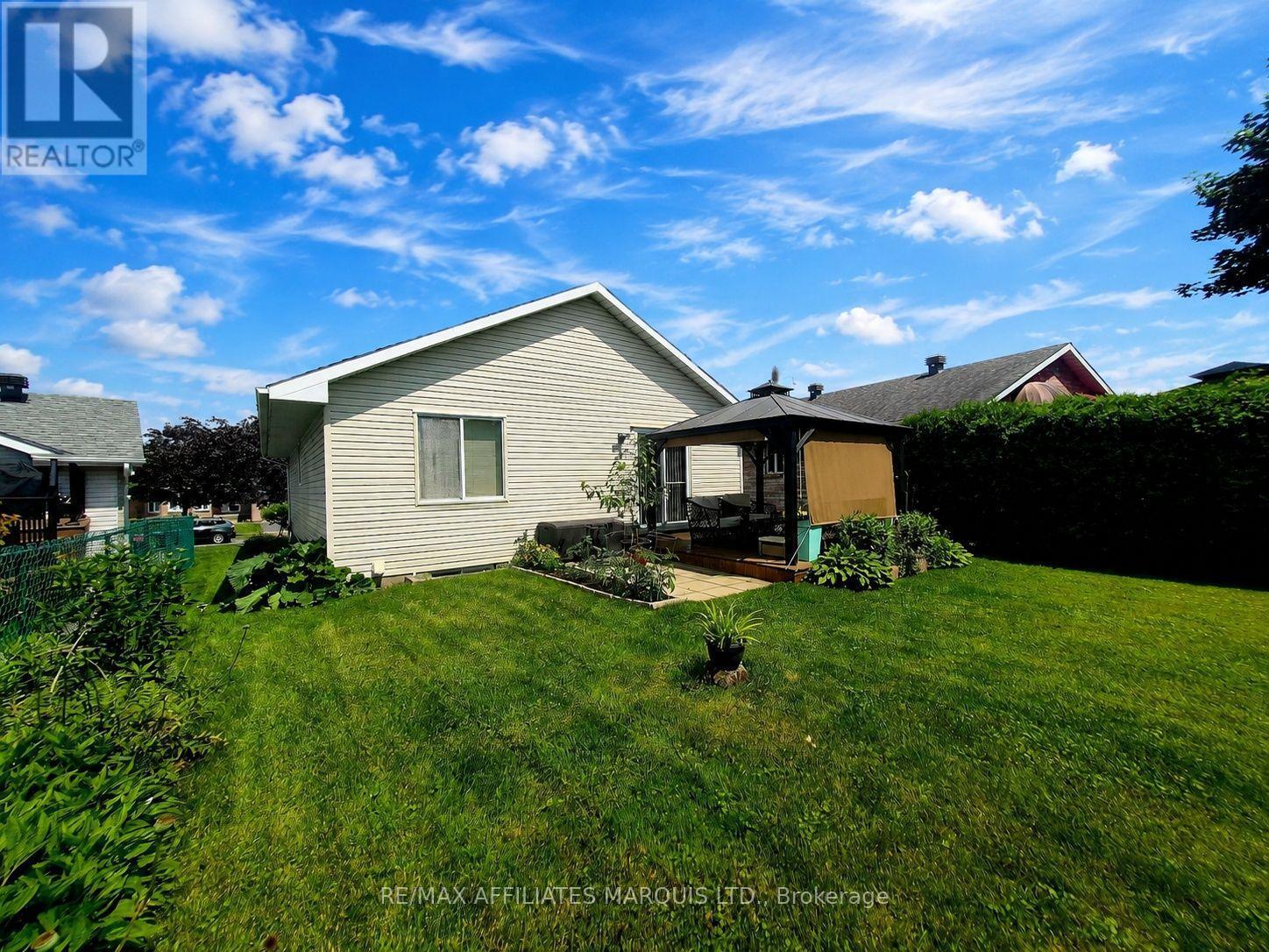 248 Northwoods Crescent, Cornwall, ON - Outdoor