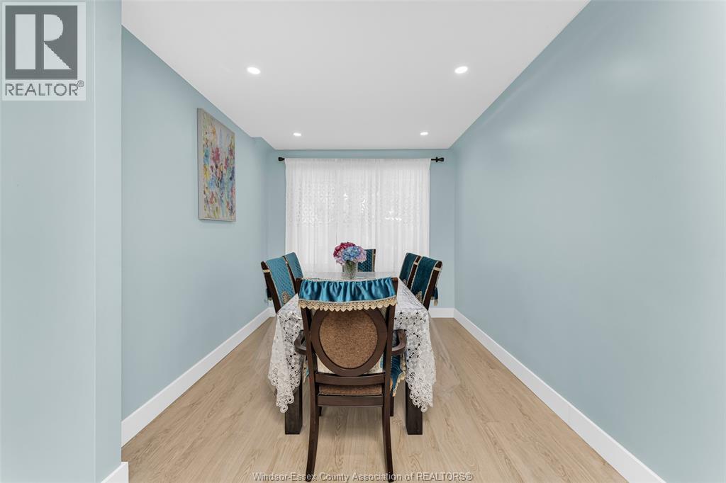 3660 Roxborough, Windsor, ON - Indoor