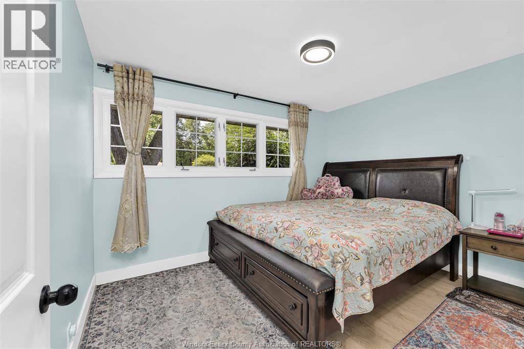 3660 Roxborough, Windsor, ON - Indoor Photo Showing Bedroom