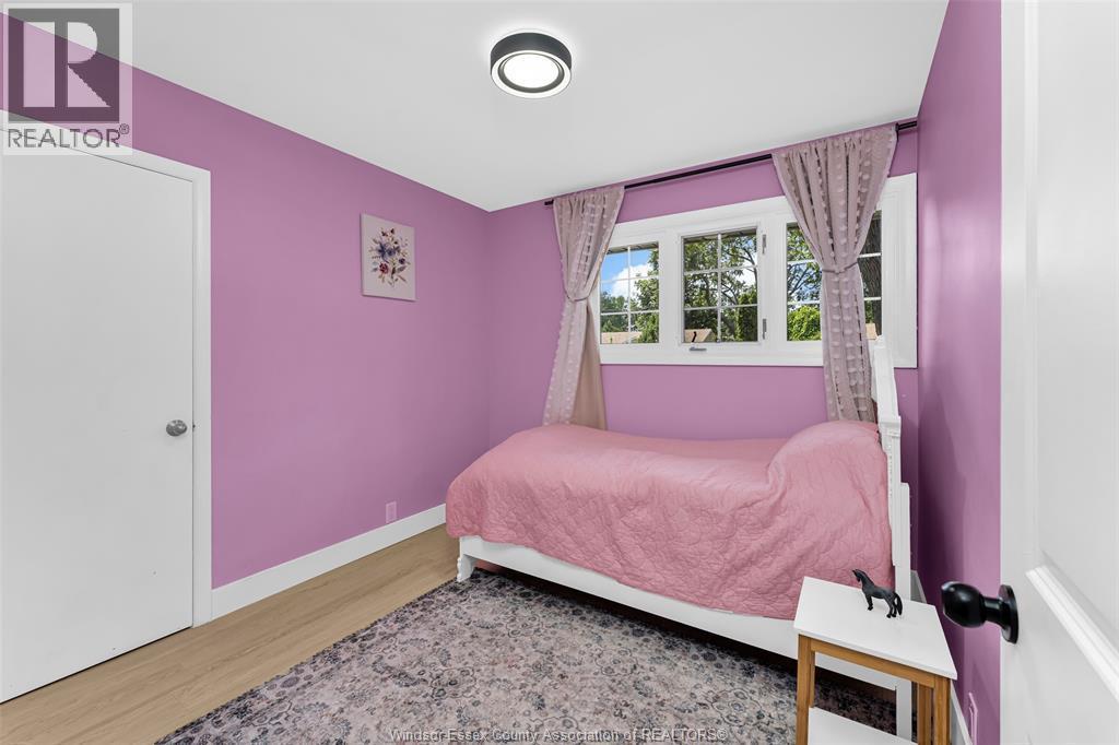 3660 Roxborough, Windsor, ON - Indoor Photo Showing Bedroom