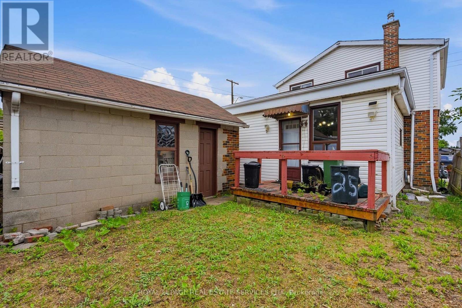 1819 Main Street E, Hamilton, ON - Outdoor With Exterior