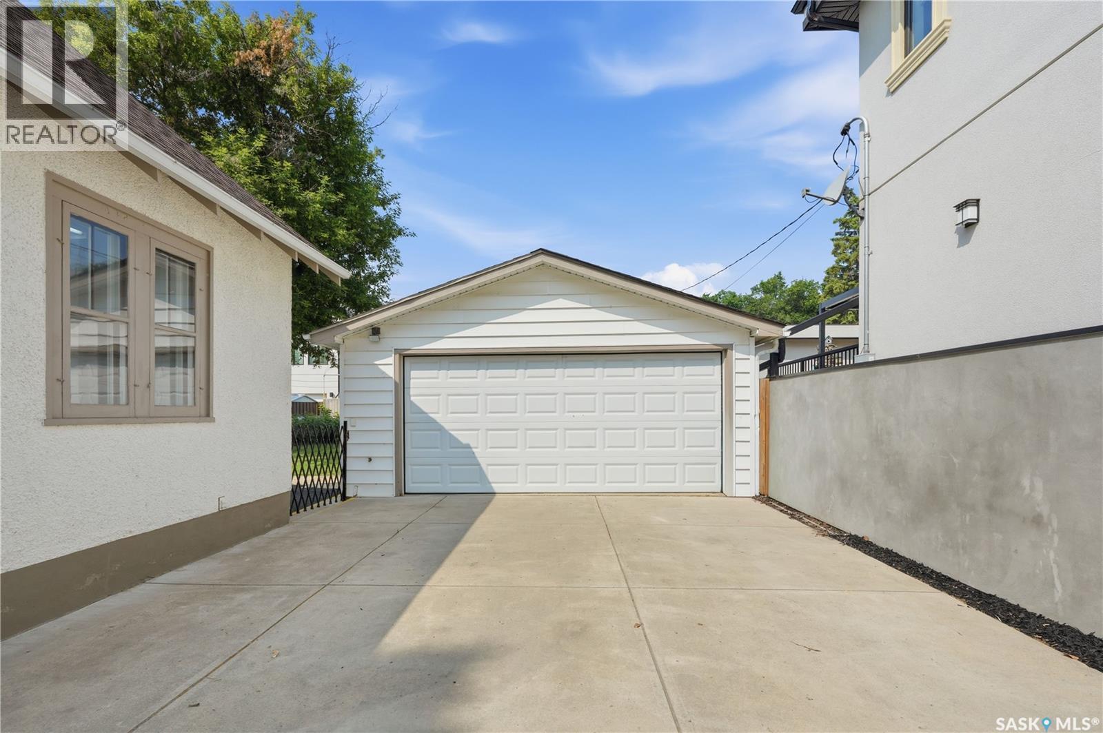 1607 Alexandra Avenue, Saskatoon, SK - Outdoor With Exterior