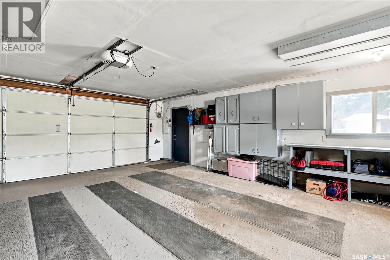 1607 Alexandra Avenue, Saskatoon, SK - Indoor Photo Showing Garage
