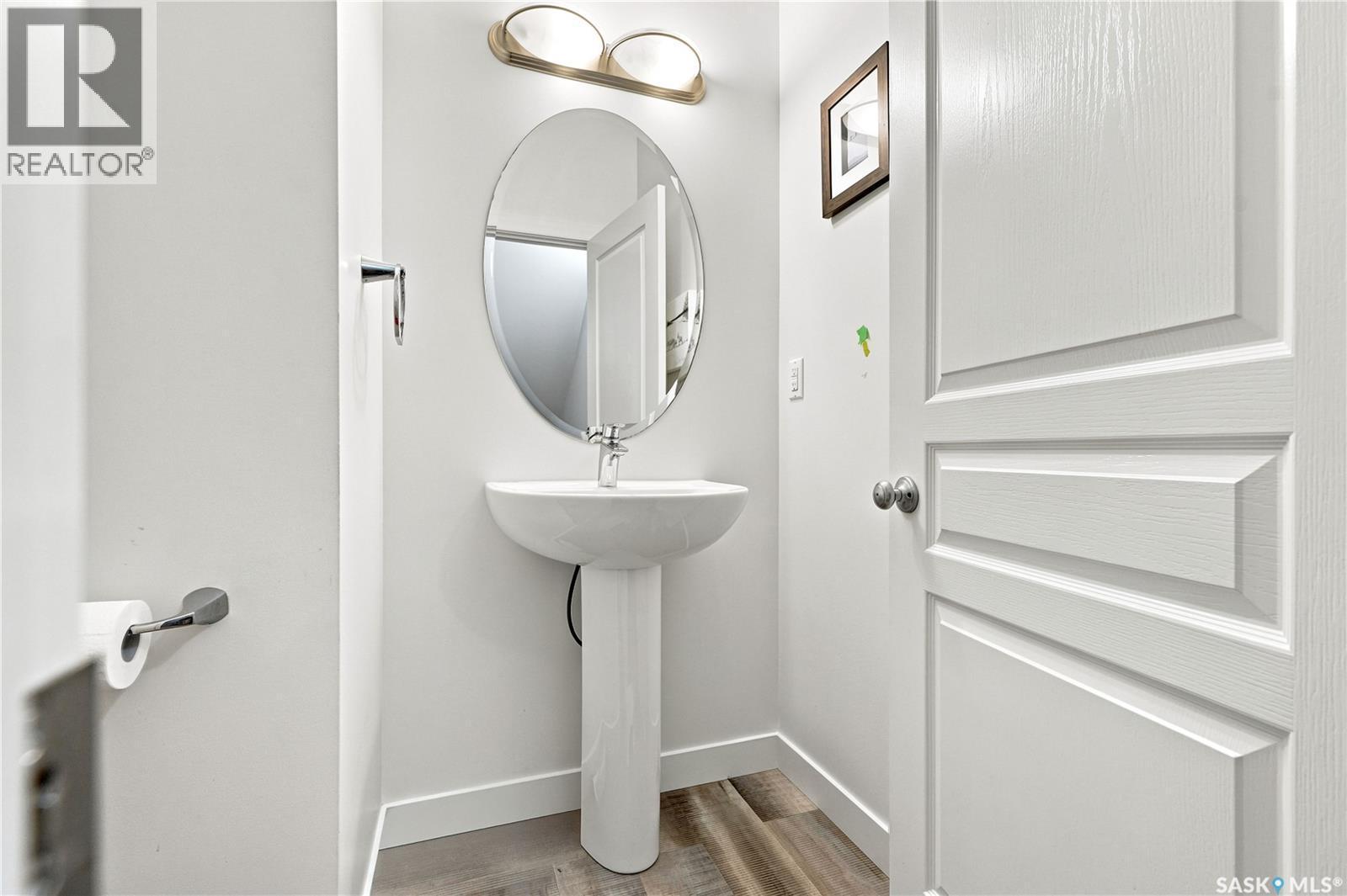 659 Secord Bend, Saskatoon, SK - Indoor Photo Showing Bathroom