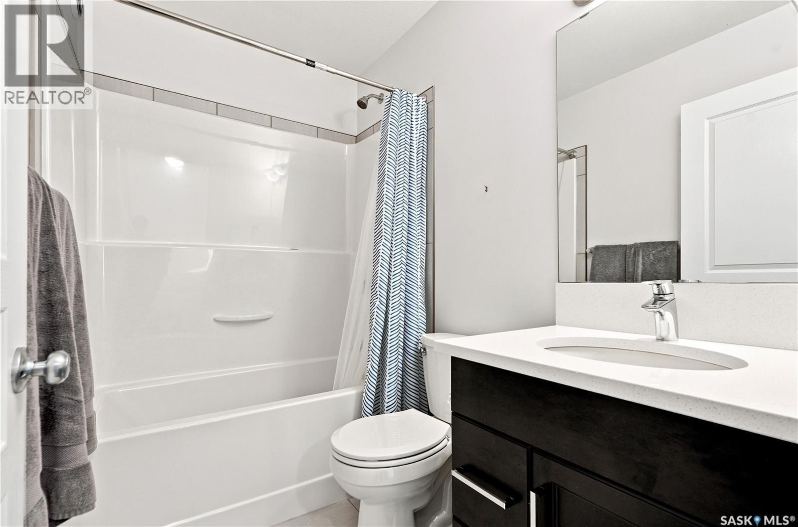 659 Secord Bend, Saskatoon, SK - Indoor Photo Showing Bathroom
