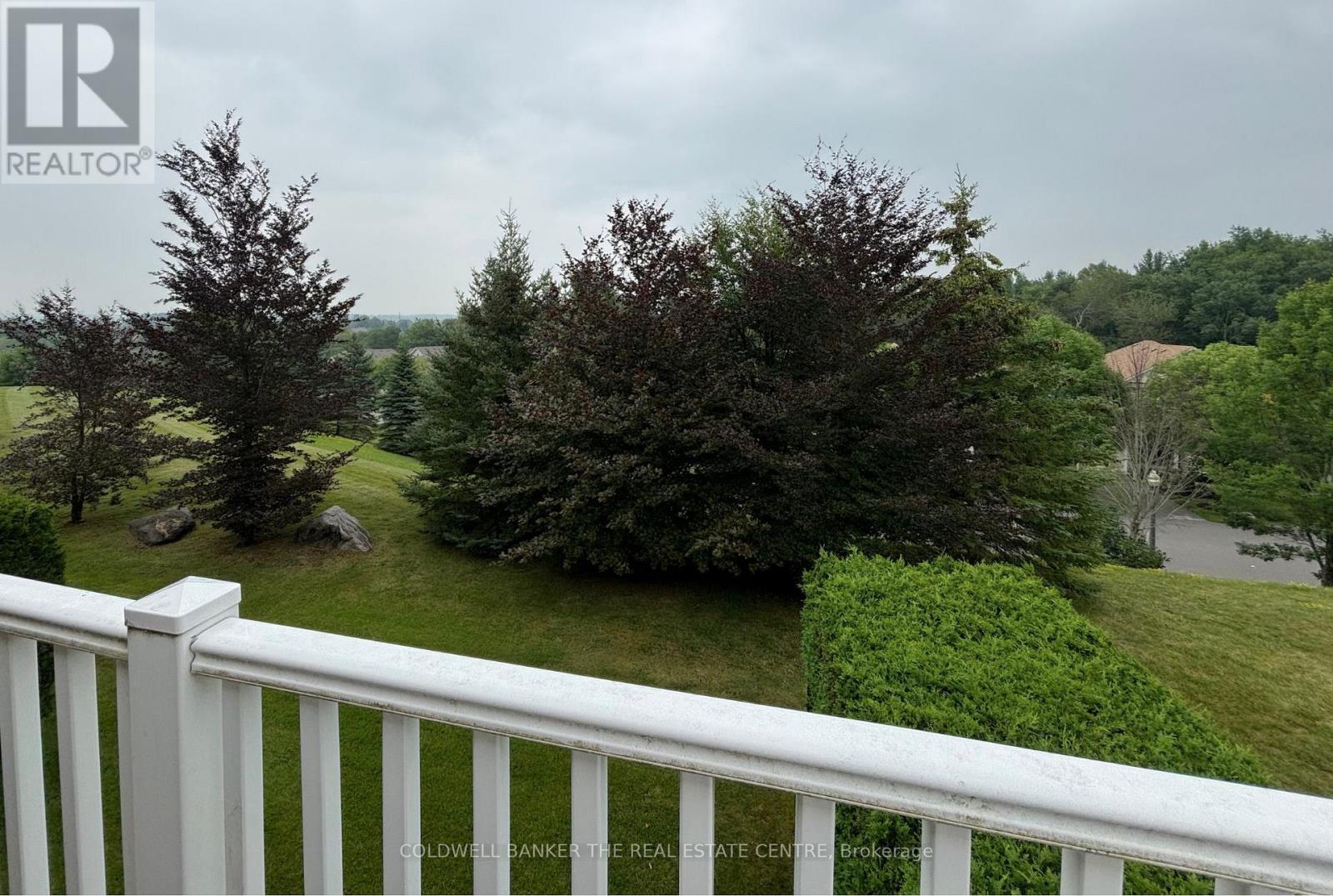 64 - 85 Stonecliffe Crescent, Aurora, ON - Outdoor