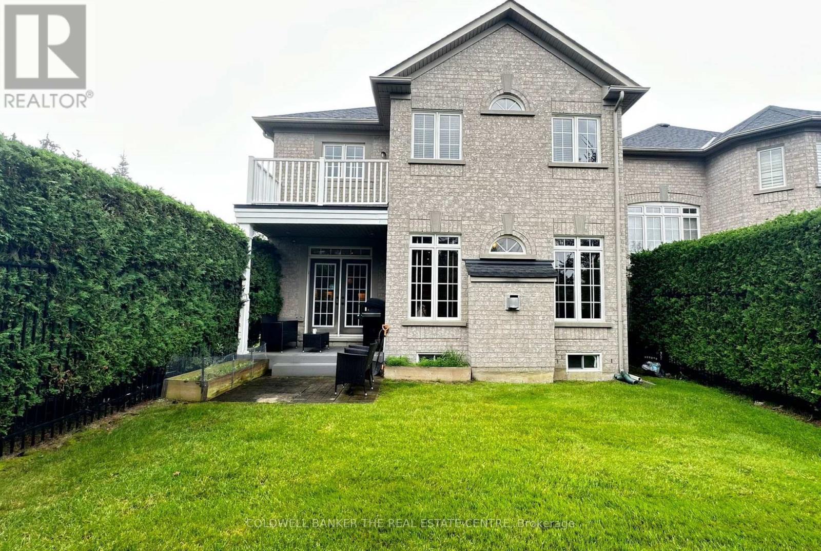 64 - 85 Stonecliffe Crescent, Aurora, ON - Outdoor