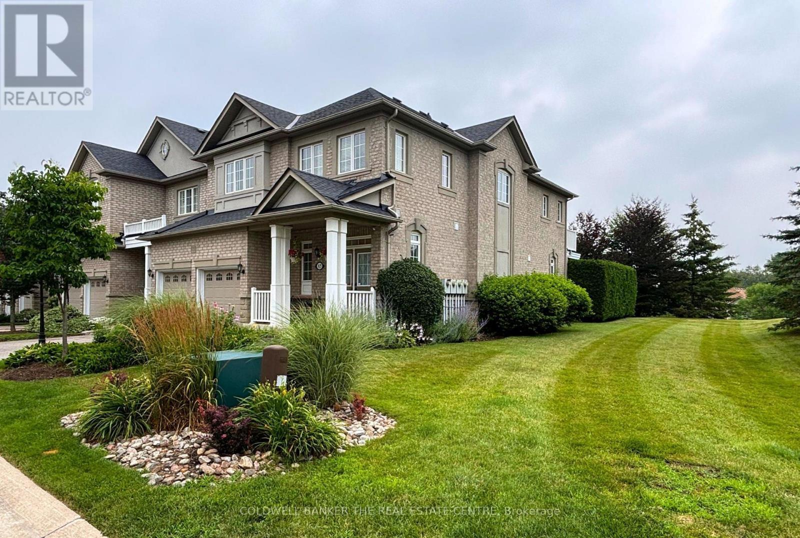 64 - 85 Stonecliffe Crescent, Aurora, ON - Outdoor